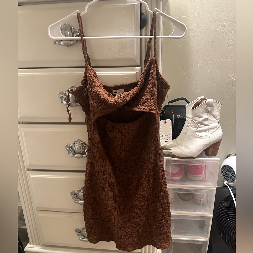 brown mini billabong dress